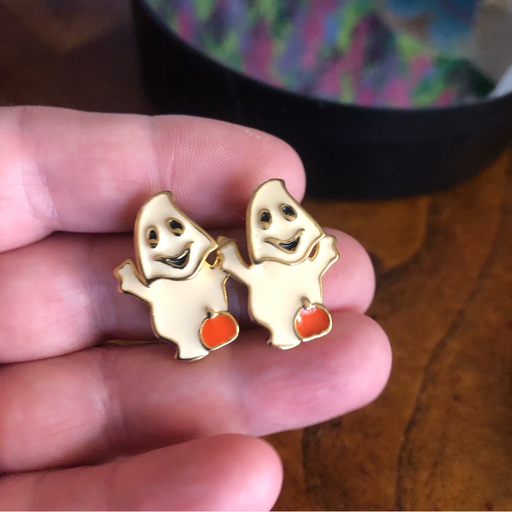 Halloween ghost enamel pierced earrings